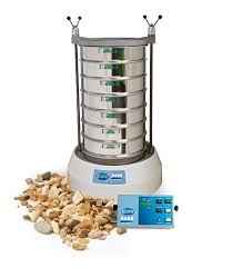 آزمایشگاه تکنولوژی بتن آزمایش دانه بندی ماسه در قالب فایل word به طور کاملا قابل ویرایش در 9 صفحه همراه با شکل و نمودار و جدول 